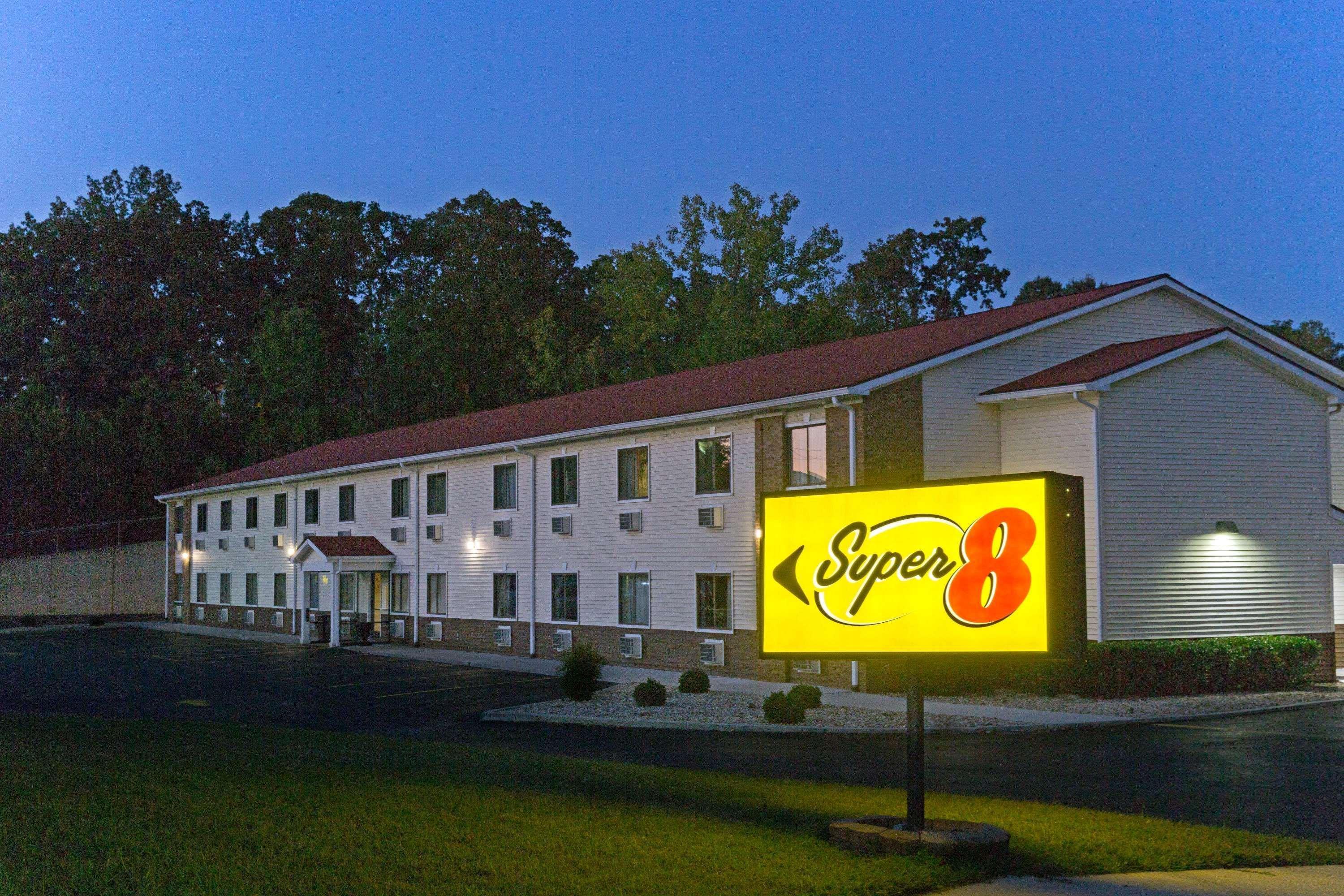 Готель Super 8 By Wyndham Radcliff Ft. Knox Area Екстер'єр фото